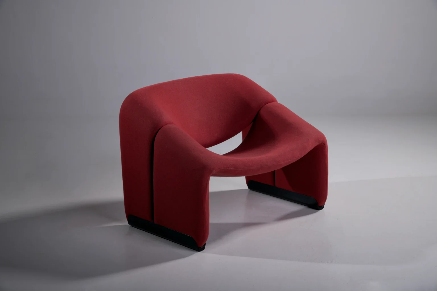 Artifort Groovy F598 M-Chair Red