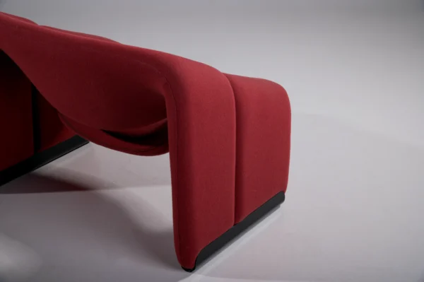 Artifort Groovy F598 M-Chair Red