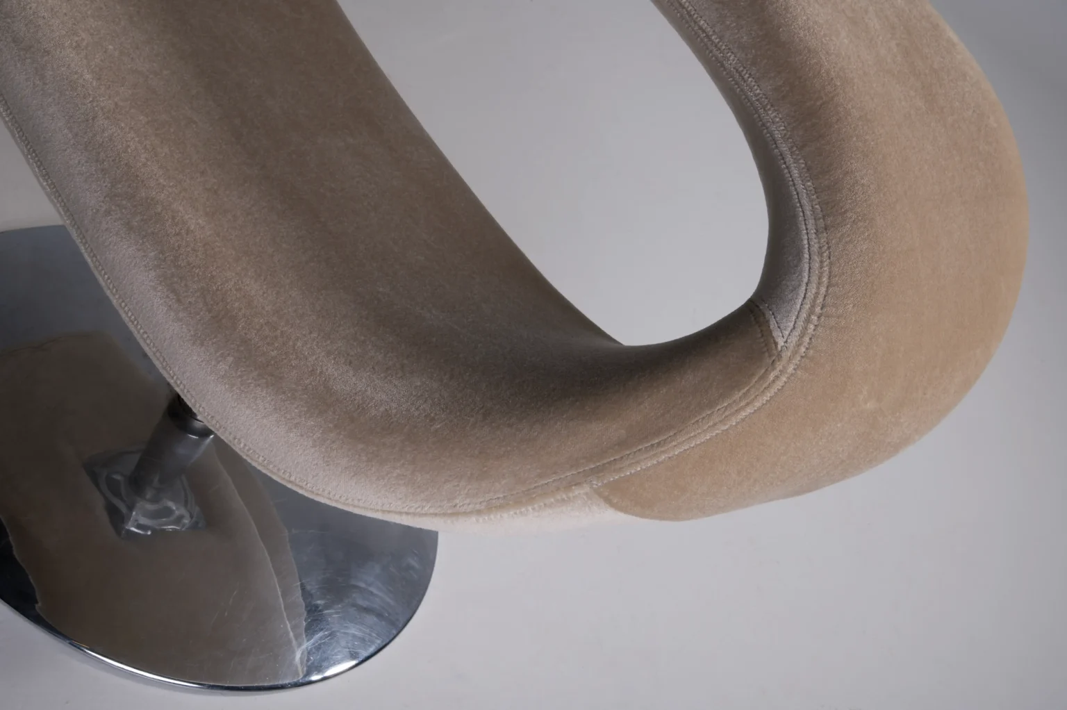 Studio Menzel - 100% Mohair Swivel Chairs Designer 6