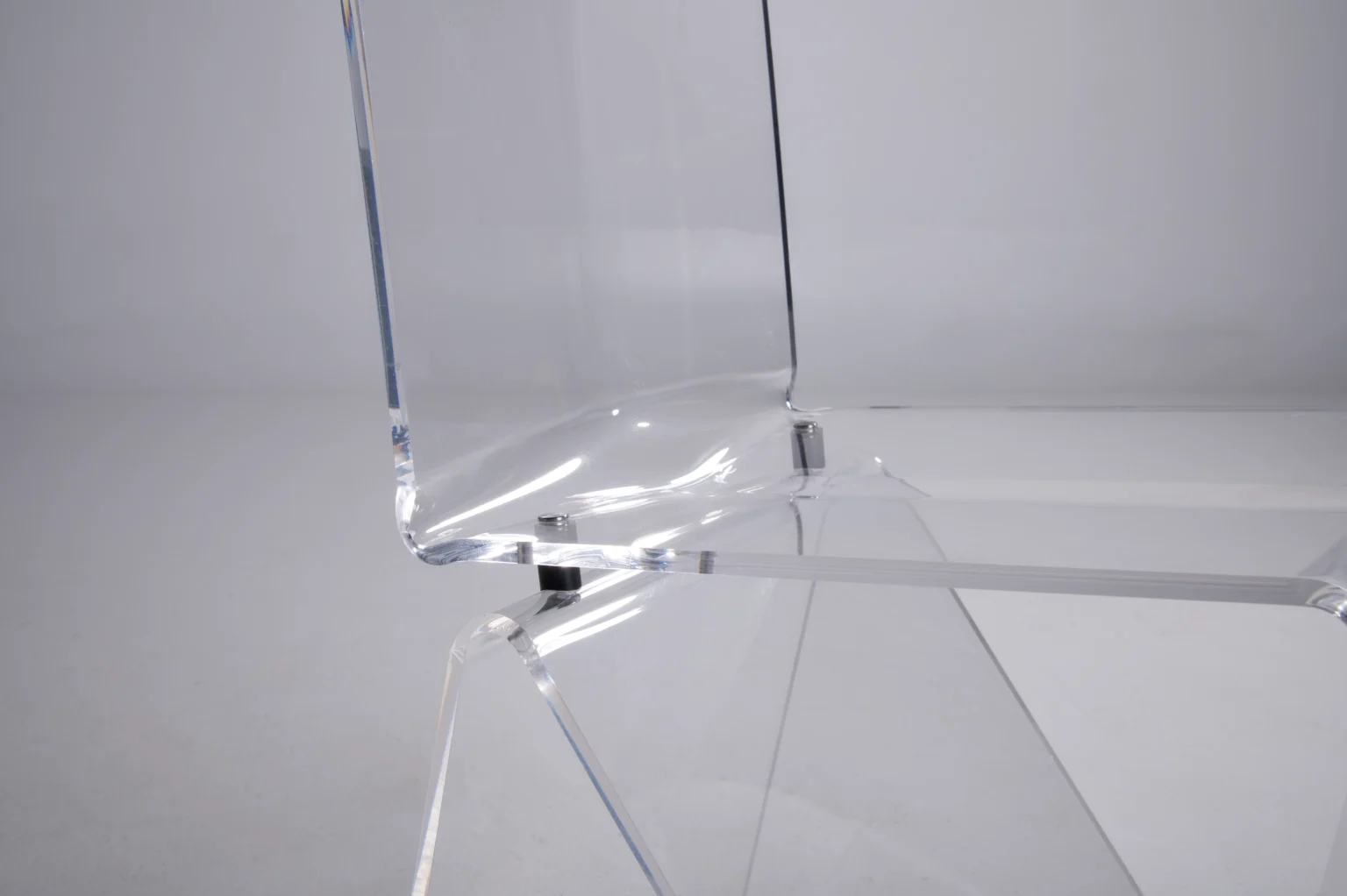 Studio Menzel - David Lange Transparent Chair Detail