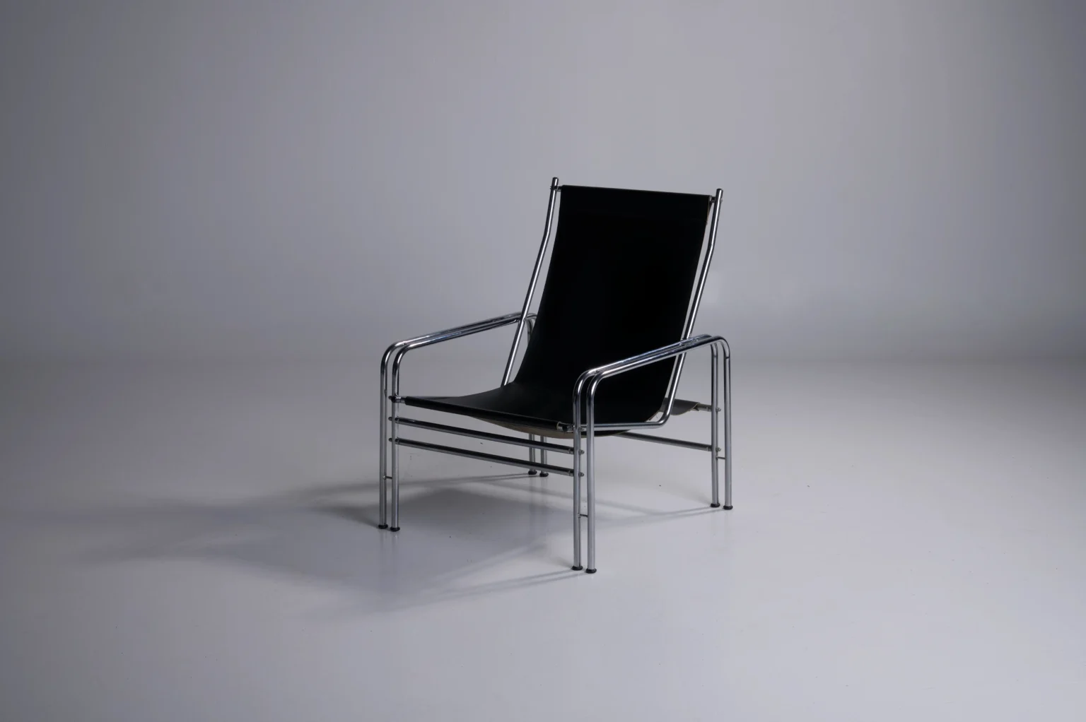 Studio Menzel - Vintage Harness Leather Chrome Chair