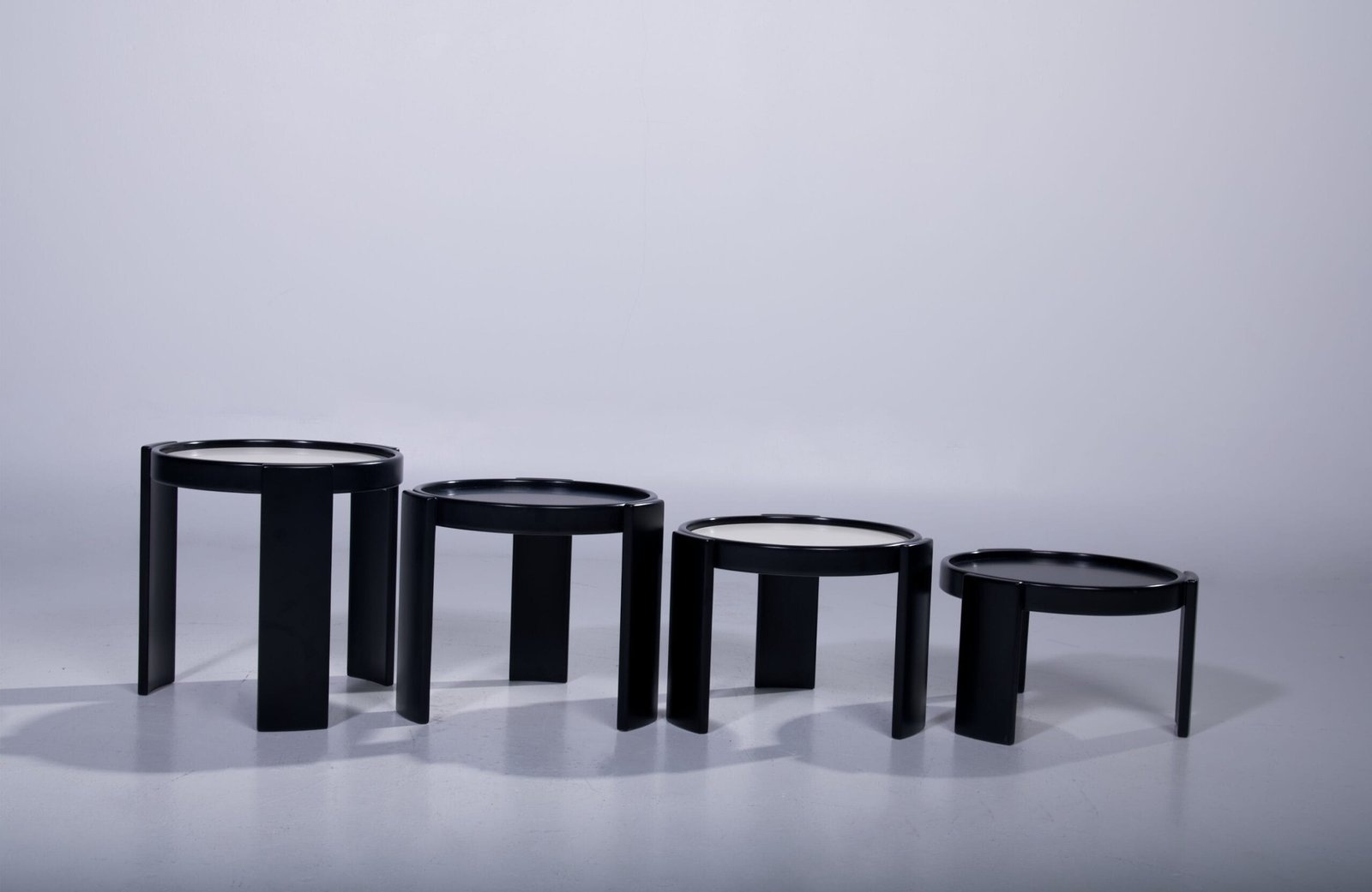 Cassina 780/783 Nesting Tables by Gianfranco Frattini - Studio Menzèl